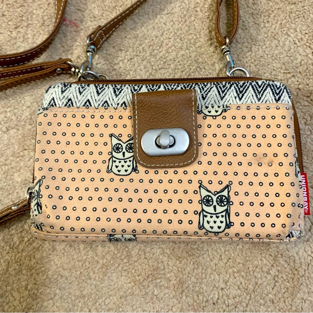 Unionbay Womens Owl Print Beige Crossbody Wallet Bag